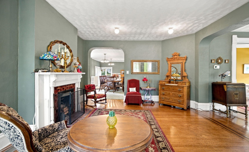 13-web-or-mls-623 W Milroy-12