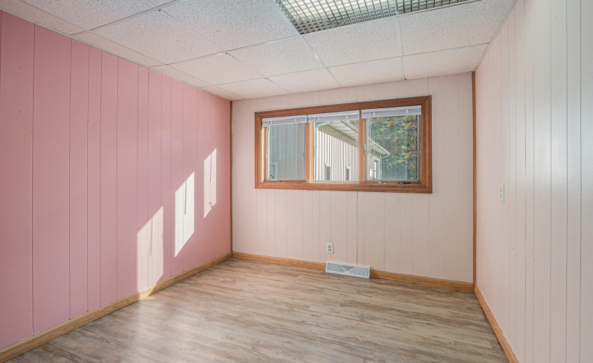 011_251103-2593hamstromrd-24_137