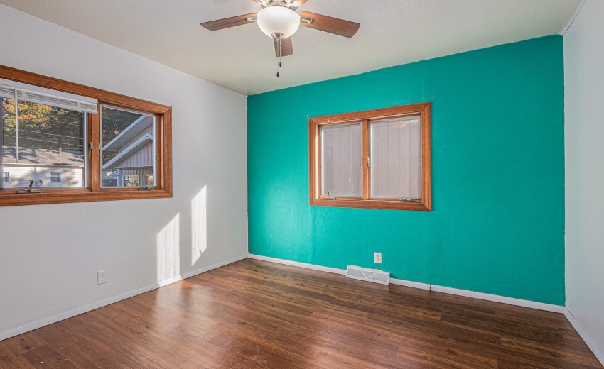 010_251103-2593hamstromrd-25_360