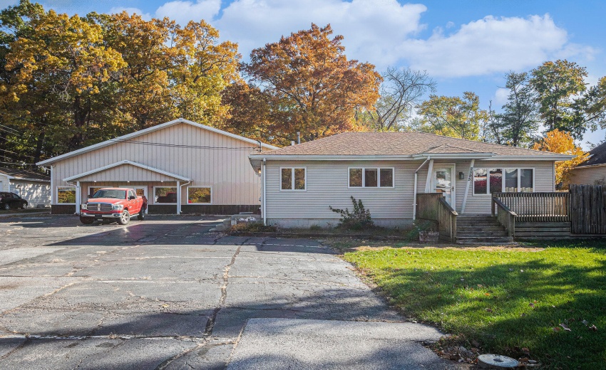 003_251103-2593hamstromrd-15_826