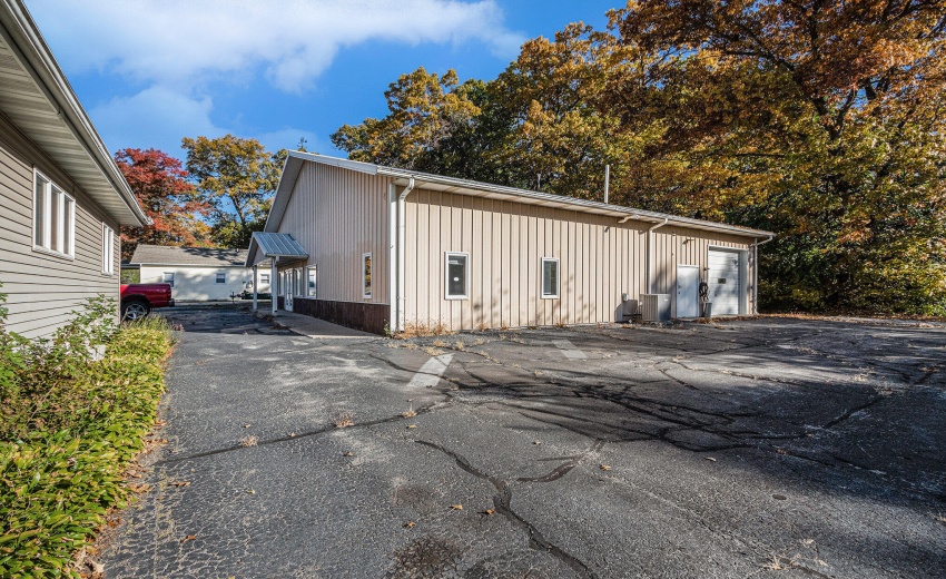 026_251103-2593hamstromrd-12_289