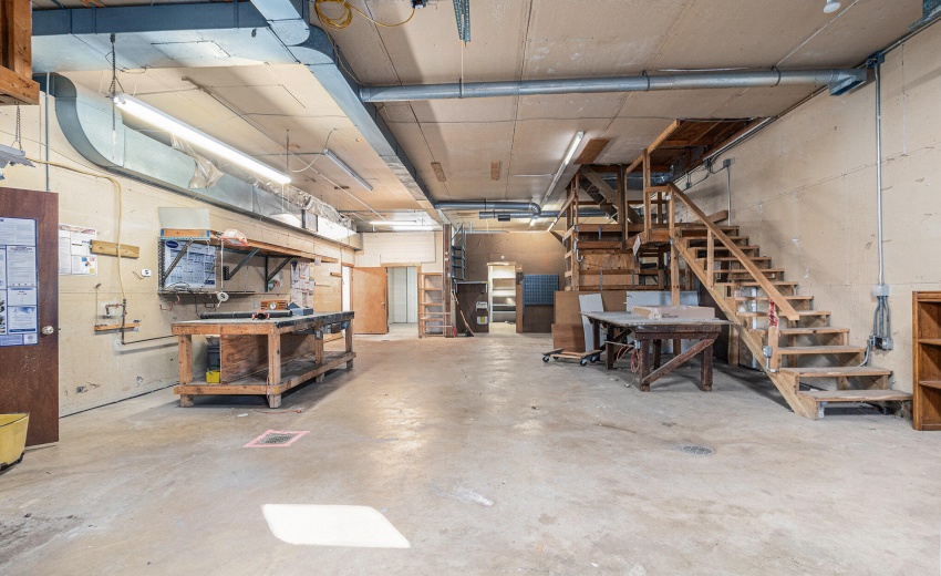 021_251103-2593hamstromrd-07_724