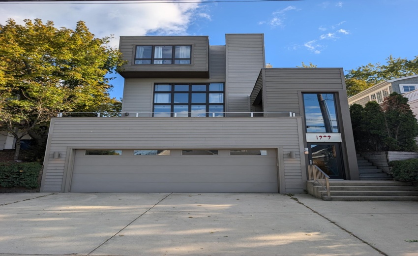 Classic Mid-Centuy Moden Home