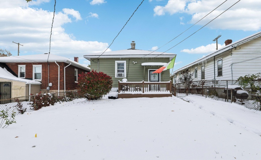 24-web-or-mls-W 41st Ave-S1211-024