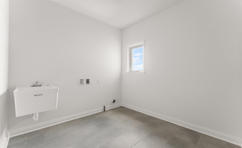 Standard Laundry Room