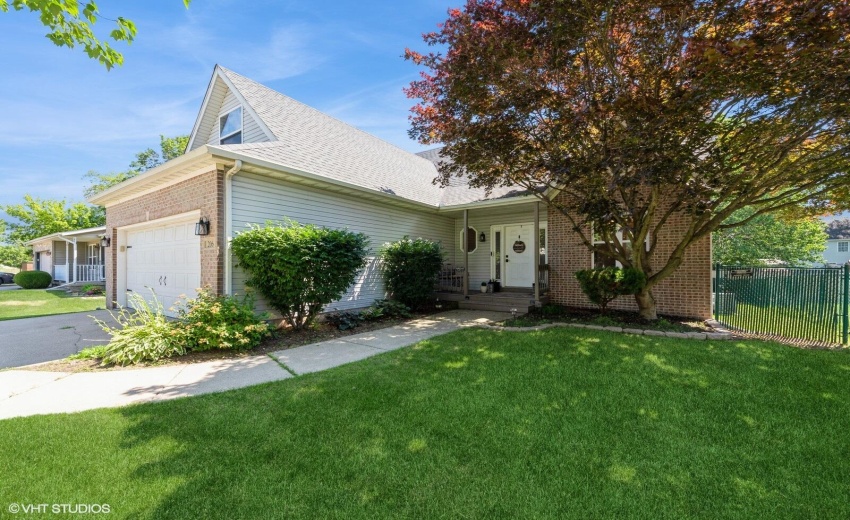 01_206ParkwoodDr_57_FrontView_Large