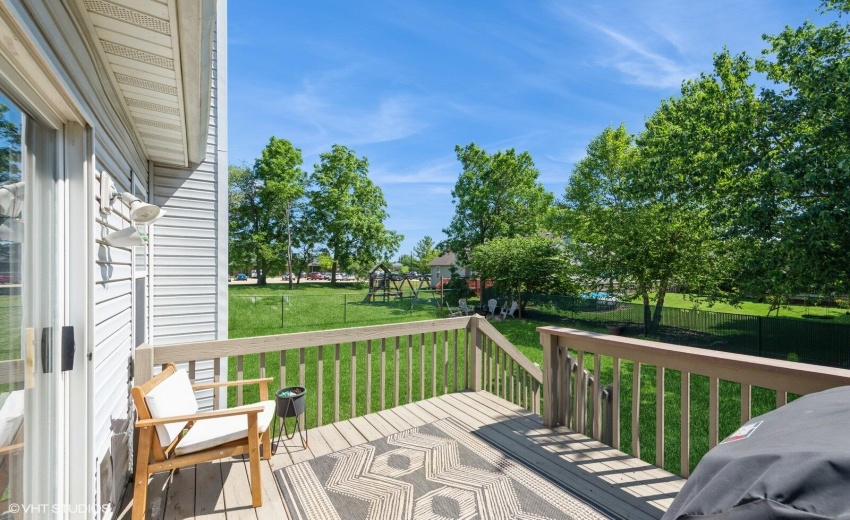 17_206ParkwoodDr_66_Deck_Large