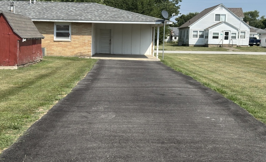 DRIVEWAY/CARPORT
