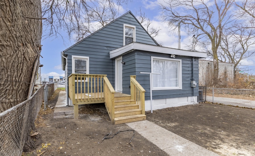 456 Gerry St-6
