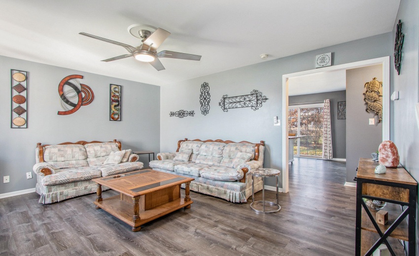 005_251128-682dearbornrd-01_386