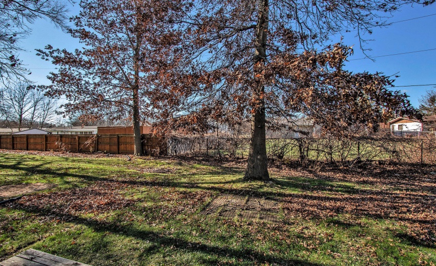 016_251128-682dearbornrd-18_467