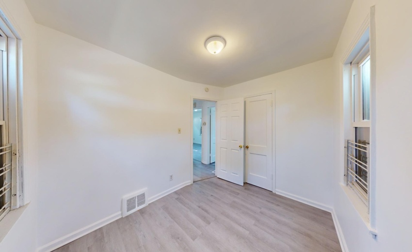 2537-Van-Buren-Pl-08262024_154338