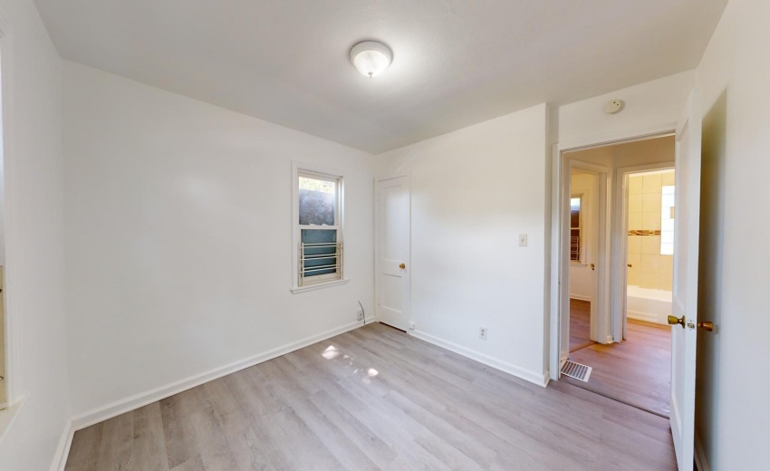 2537-Van-Buren-Pl-08262024_154257