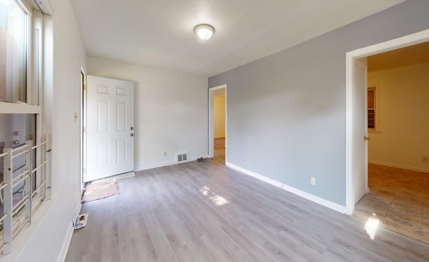 2537-Van-Buren-Pl-Bedroom