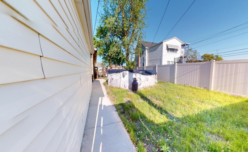 6832-Waveland-Ave-05302025_095926