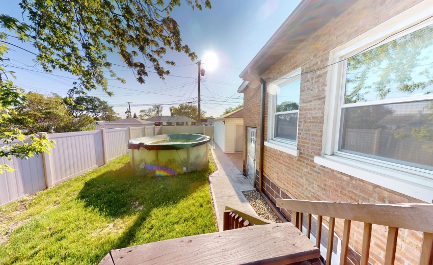 6832-Waveland-Ave-05302025_100003