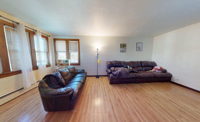 6832-Waveland-Ave-05302025_093341