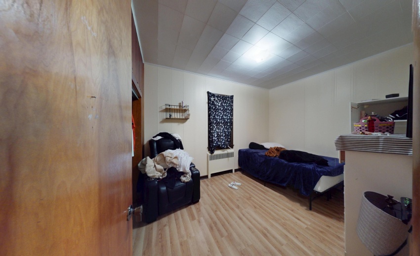 6832-Waveland-Ave-05302025_093610