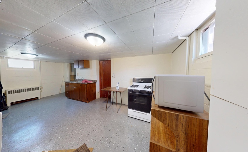 6832-Waveland-Ave-05302025_095616