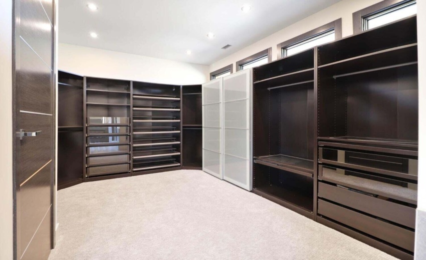 Primary bedroom closet