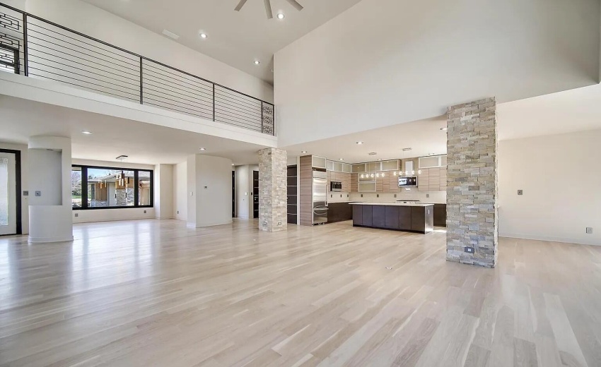 Living room no furniture