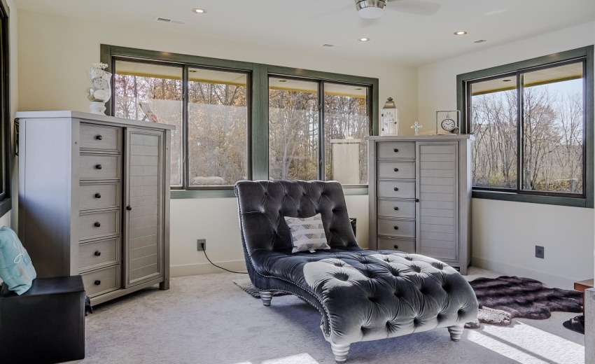 Sun room-primary bedroom