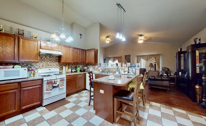 3782-W-70th-Pl-12022025_195427