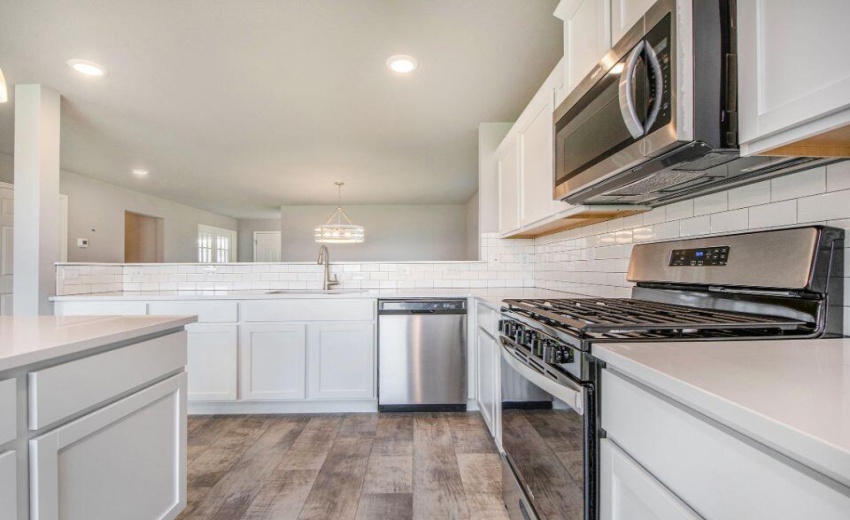 4-STG135-i2280-Kitchen2