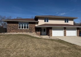 308 King Henry Drive, Schererville, Indiana, 5 Bedrooms Bedrooms, 10 Rooms Rooms,3 BathroomsBathrooms,Residential,For Sale,King Henry,NRA831621