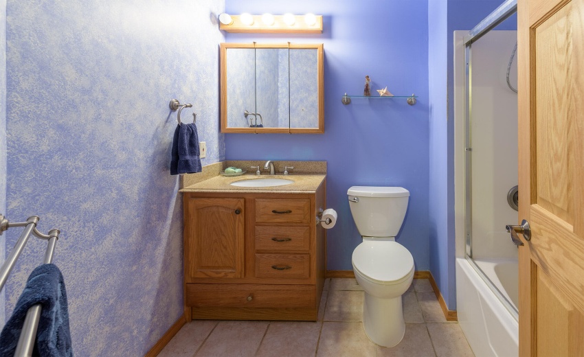 Full Bath Main Floor