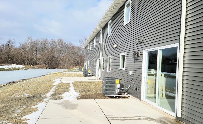 1450 n 1446 back view right