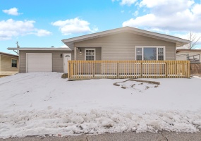 372 Raven Court, Valparaiso, Indiana, 3 Bedrooms Bedrooms, 5 Rooms Rooms,1 BathroomBathrooms,Residential,For Sale,Raven,NRA831940