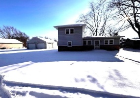 304 Jackson Road, Chesterton, Indiana, 3 Bedrooms Bedrooms, 6 Rooms Rooms,2 BathroomsBathrooms,Residential,For Sale,Jackson,NRA831957