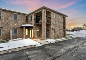 1346 Parke Drive, Crown Point, Indiana, 2 Bedrooms Bedrooms, 5 Rooms Rooms,2 BathroomsBathrooms,Residential,For Sale,Parke,NRA831964