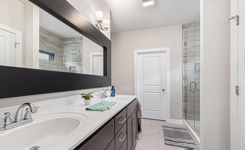 017_250714-15026drummondst-30_919