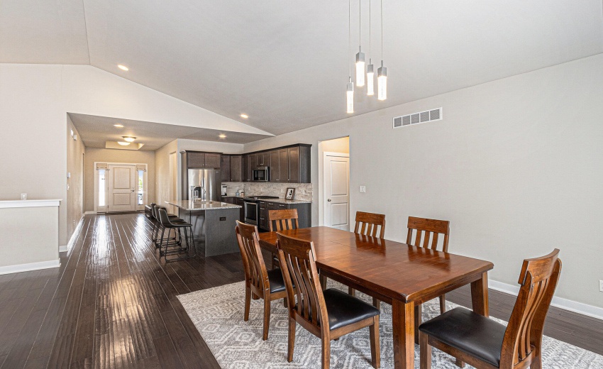 011_250714-15026drummondst-18_974