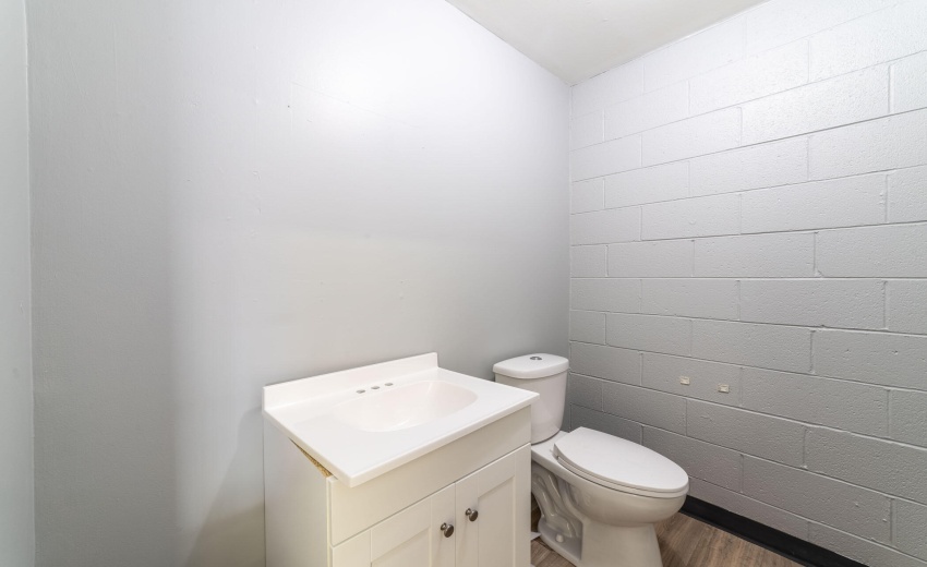 JRestroomFranklyn0011