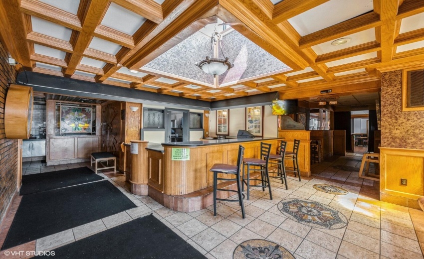 05_3940FranklinSt_2009_Large