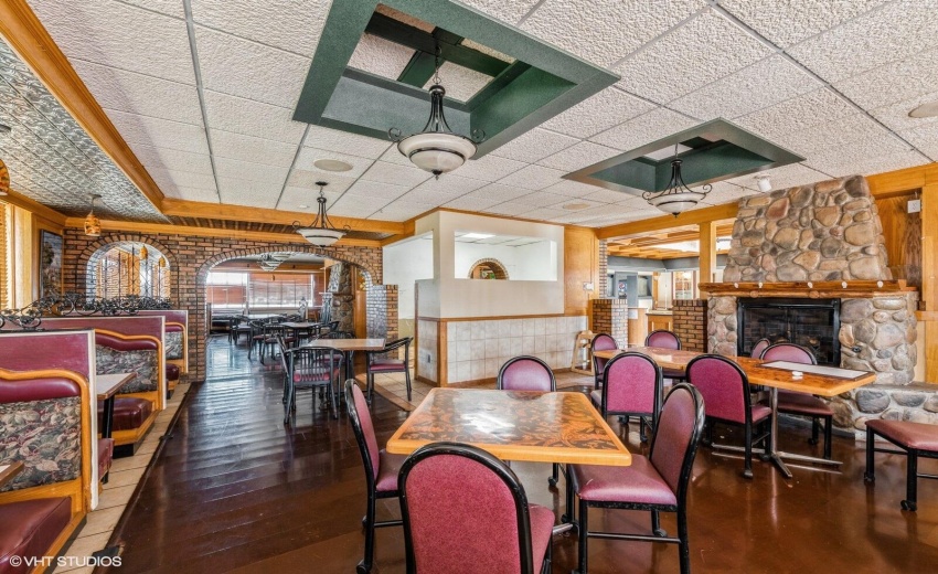 06_3940FranklinSt_2010_Large