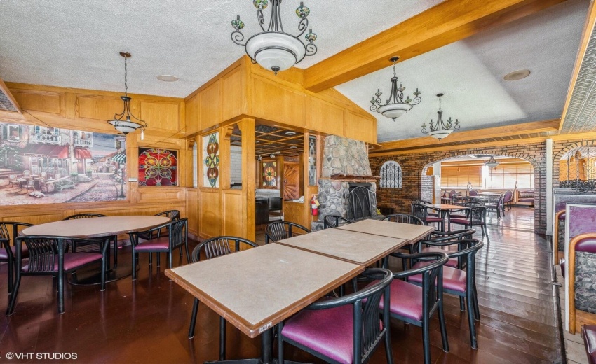 07_3940FranklinSt_2011_Large