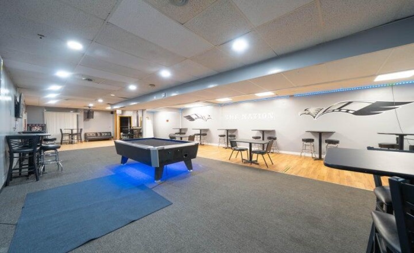 5010 Broadway Main 2