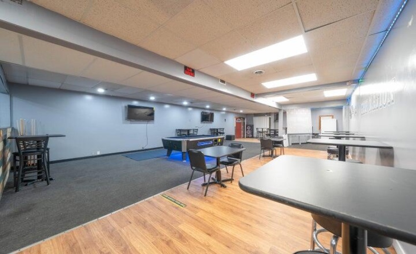 5010 Broadway Main 3