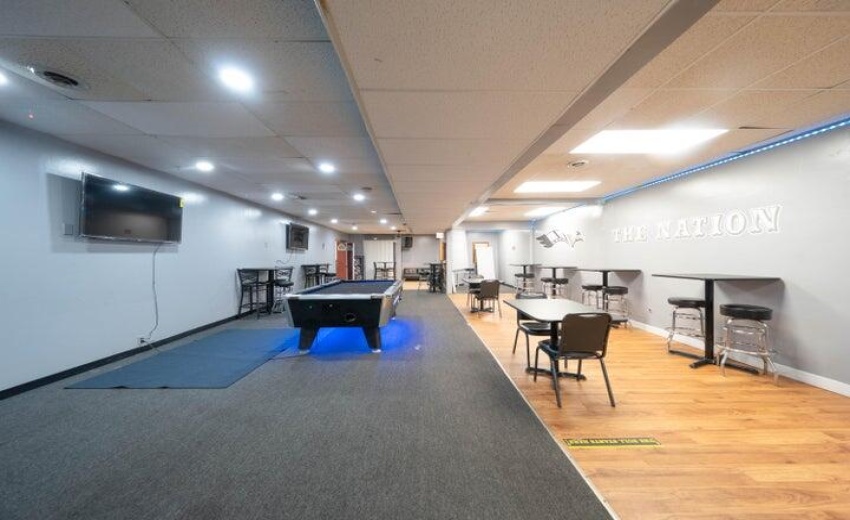 5010 Broadway Main 4