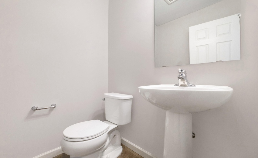 6-TBR028-i1880-Powder Room
