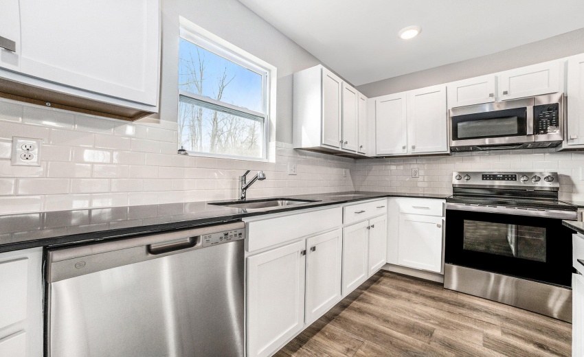 4-TBR028-i1880-Kitchen2