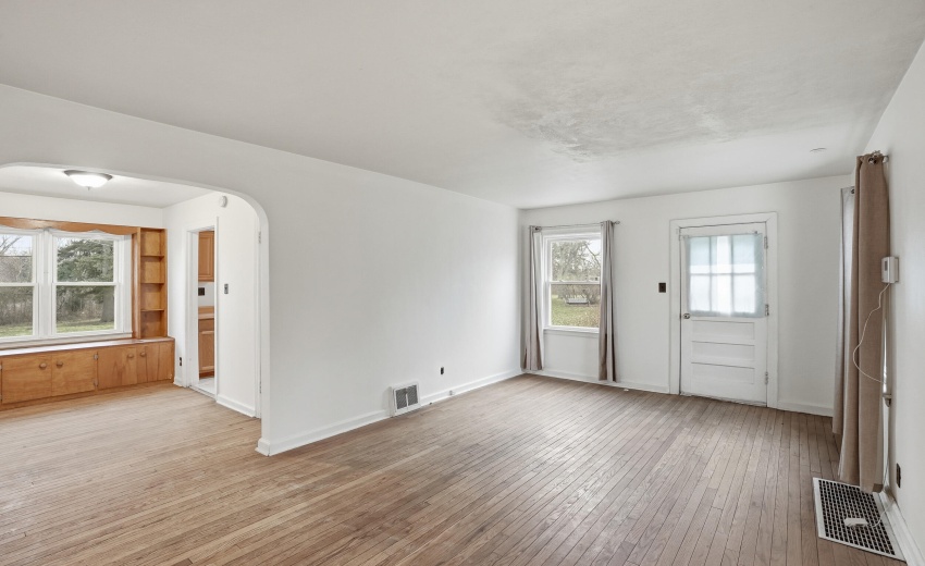 Living Room/ Dining Room