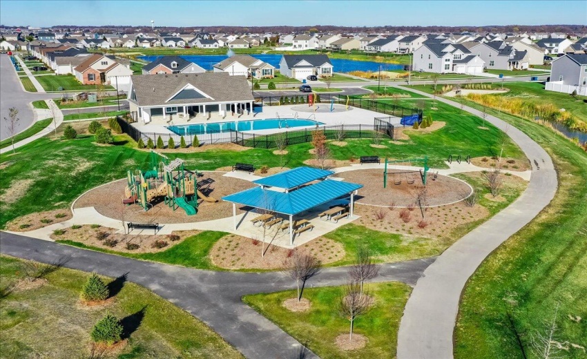 Community Pool & Park