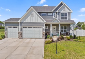 2207 Mary Lane, Valparaiso, Indiana, 5 Bedrooms Bedrooms, 14 Rooms Rooms,4 BathroomsBathrooms,Residential,For Sale,Mary,NRA832732