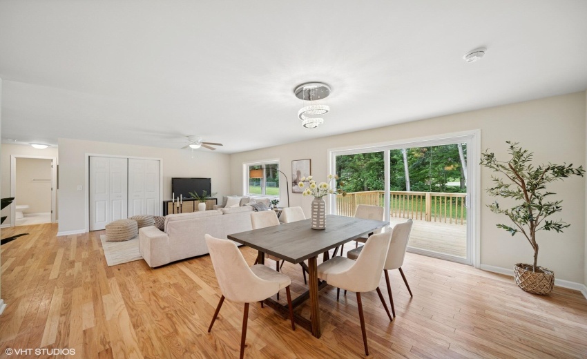 06_9102WValleyCt_2004_MRED_2000x1333