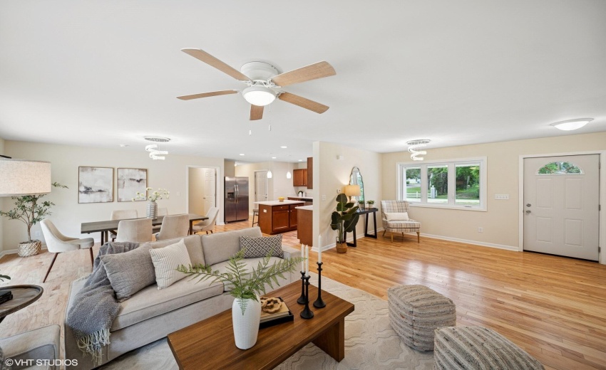 07_9102WValleyCt_2013_MRED_2000x1333